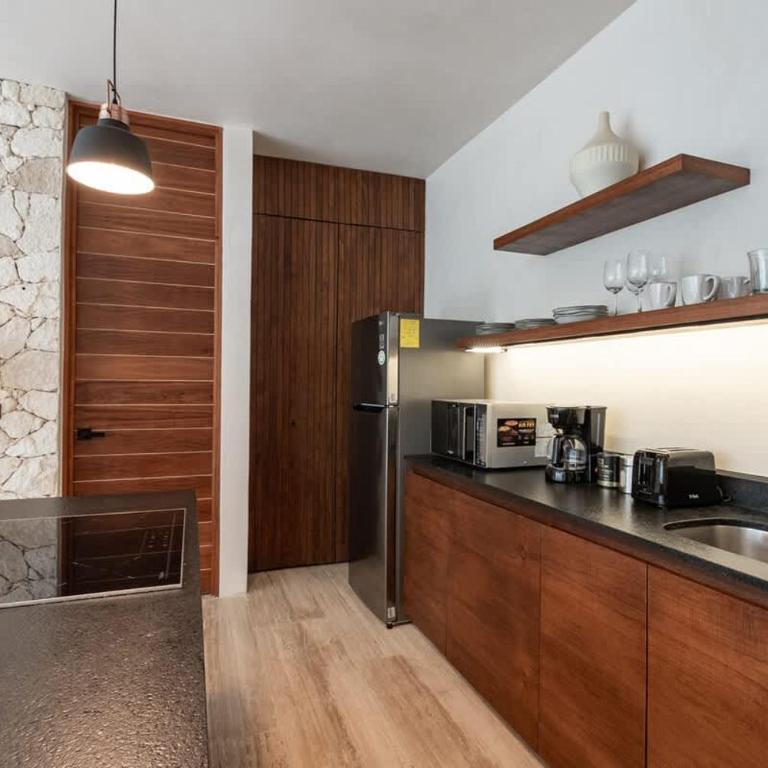 Bohemian 2BR Boutique Condo in Trendy La Veleta - Apartamento de 2 dormitorios con piscina privada - 15