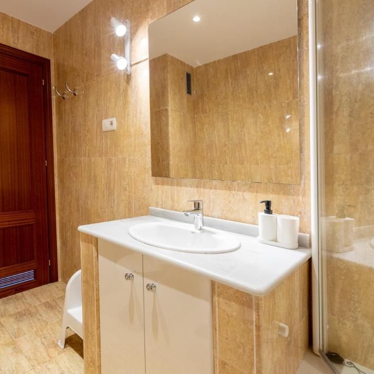 Apartamentos Miguel Angel - Apartamento de 2 dormitorios (2-4 adultos) - 18