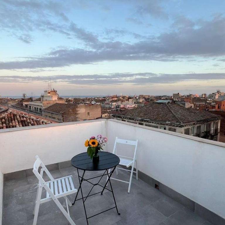 Welcome House Catania - Etna & Duomo Apartments - Appartamento Deluxe con 2 Camere da Letto e Vista Oceano - 1