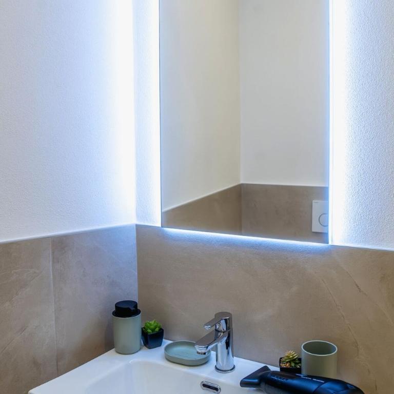 PrimeLoft Cathedral-Panoramic Suite - One-Bedroom Apartment - 29