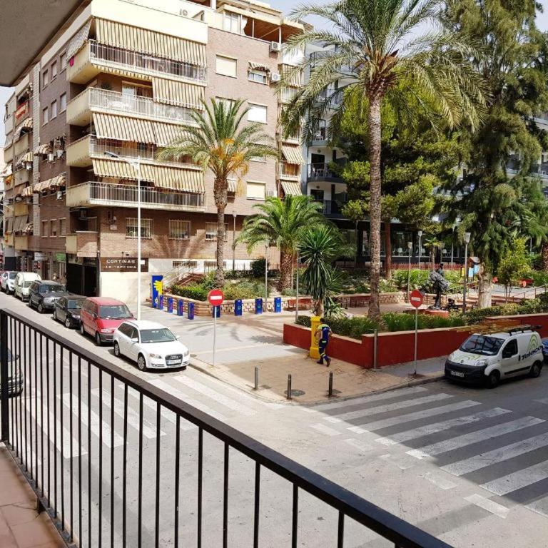Apartalux Plaza España I - Three-Bedroom Apartment - 1