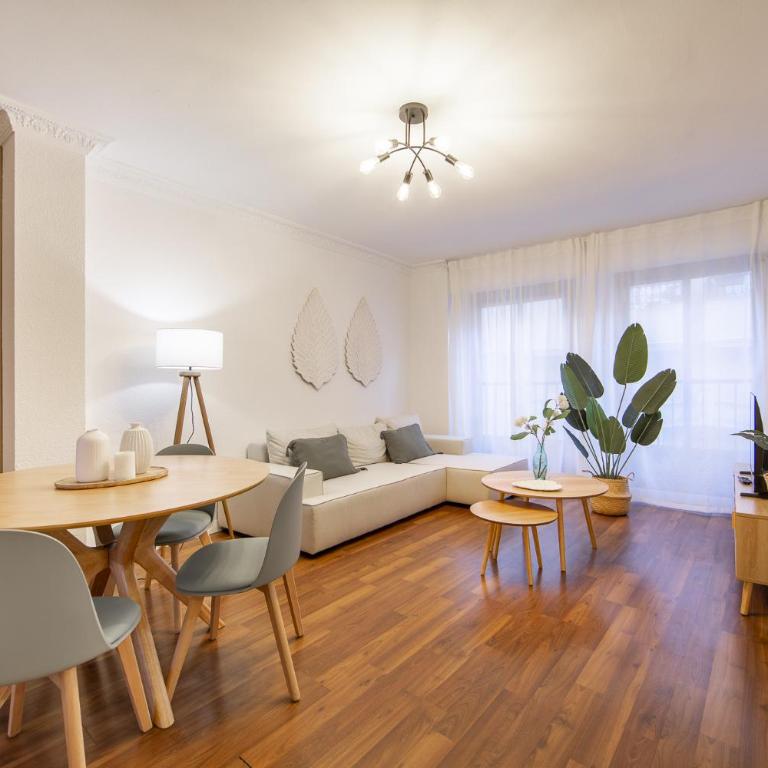 AlmeriaSuite Alcazaba Views - Apartamento de 4 dormitorios con balcón - 2