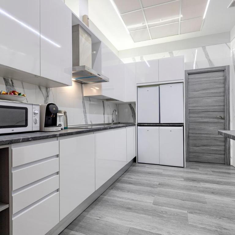 Madrid Boutique Apt 4 rooms 4 bathrooms - Four-Bedroom House - 24