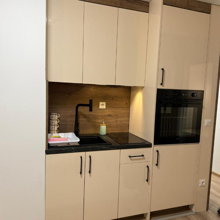 Apartments Konaci Centar - Two-Bedroom Deluxe Apartment - 10