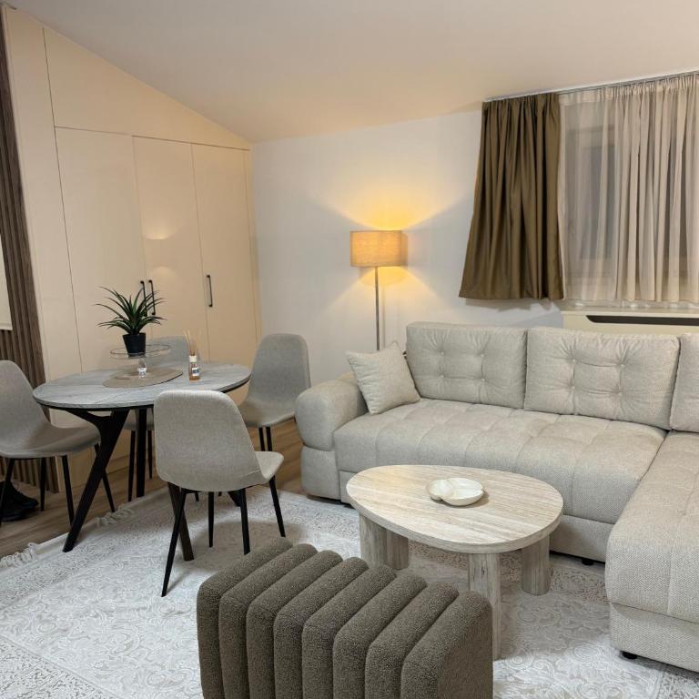 Apartments Konaci Centar - Two-Bedroom Deluxe Apartment - 9