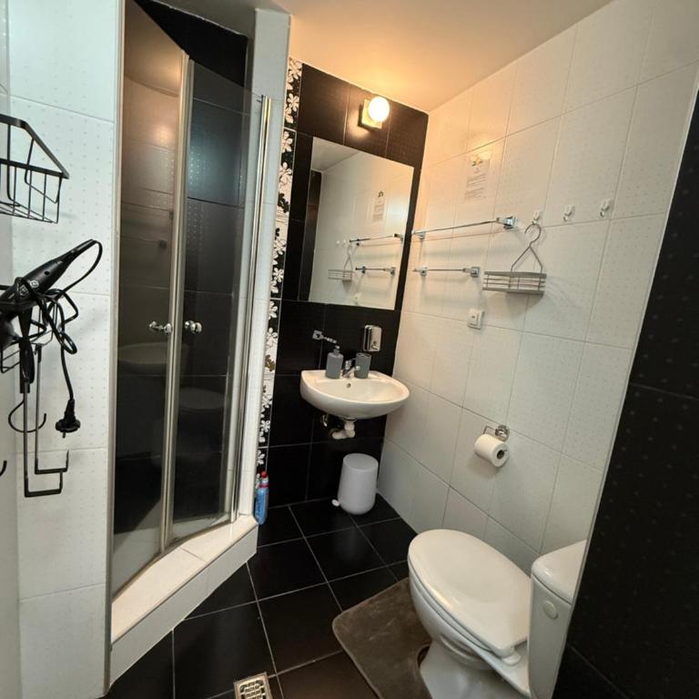 Apartments Konaci Centar - Two-Bedroom Deluxe Apartment - 3