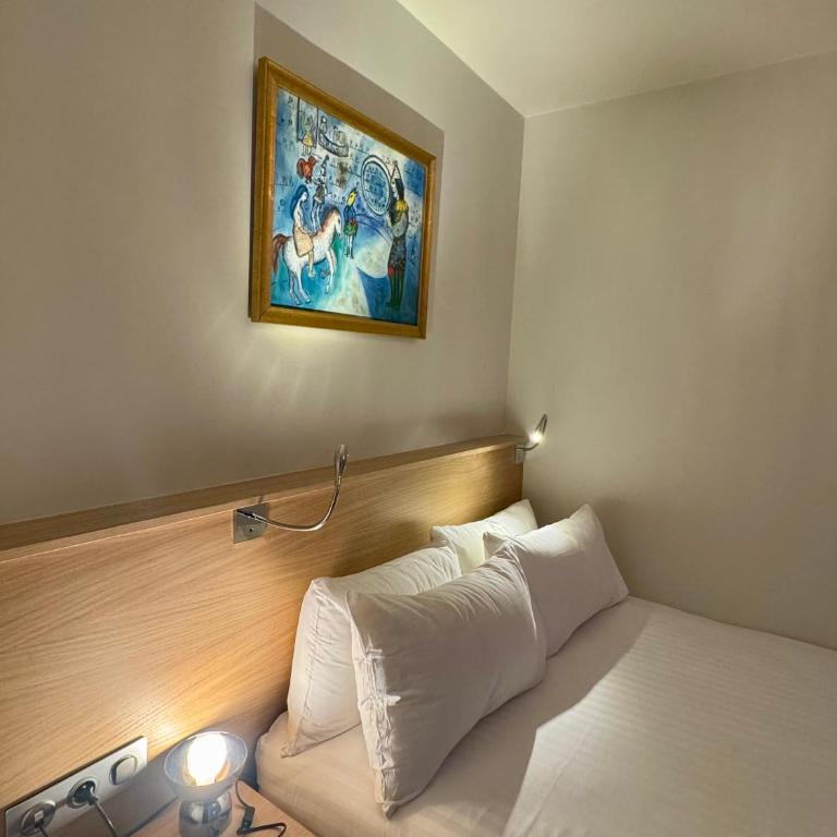 Hôtel Montmartre - Nouvellement Rénové - Chambre Double Standard - 7