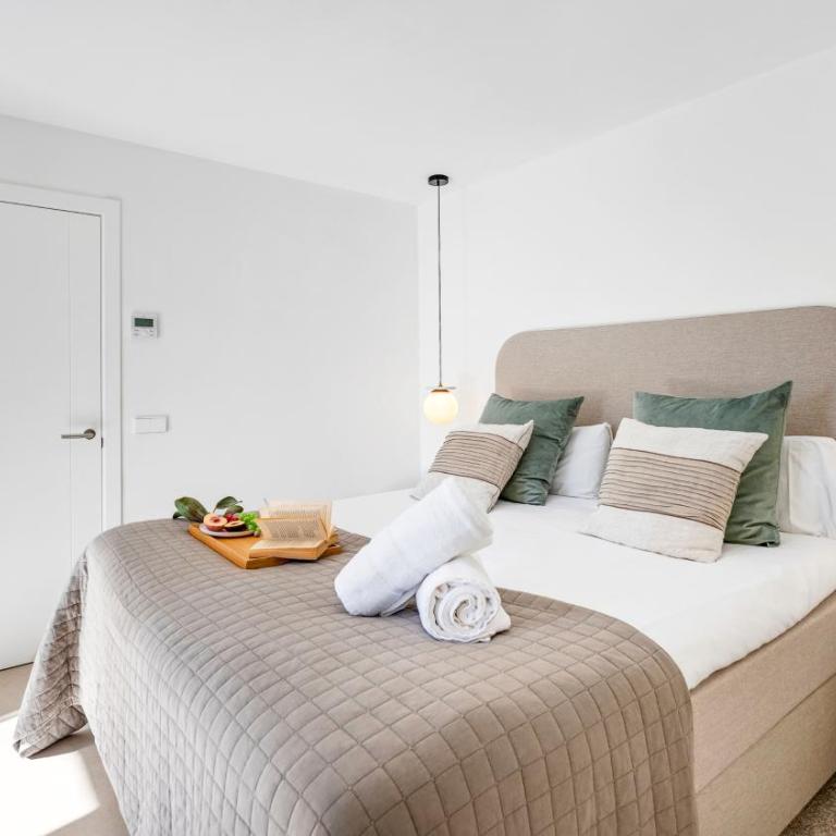 VACATION MARBELLA I Villa Ava, Private Heated Pool, Rooftop Hot Tub, Sauna, Luxury Interior, Close to Golfs, Beaches and Puerto Banus - Villa - 25