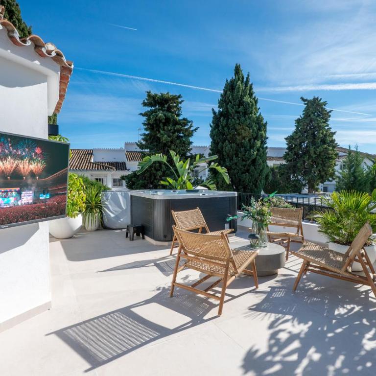VACATION MARBELLA I Villa Ava, Private Heated Pool, Rooftop Hot Tub, Sauna, Luxury Interior, Close to Golfs, Beaches and Puerto Banus - Villa - 35