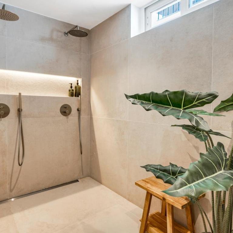 VACATION MARBELLA I Villa Ava, Private Heated Pool, Rooftop Hot Tub, Sauna, Luxury Interior, Close to Golfs, Beaches and Puerto Banus - Villa - 42