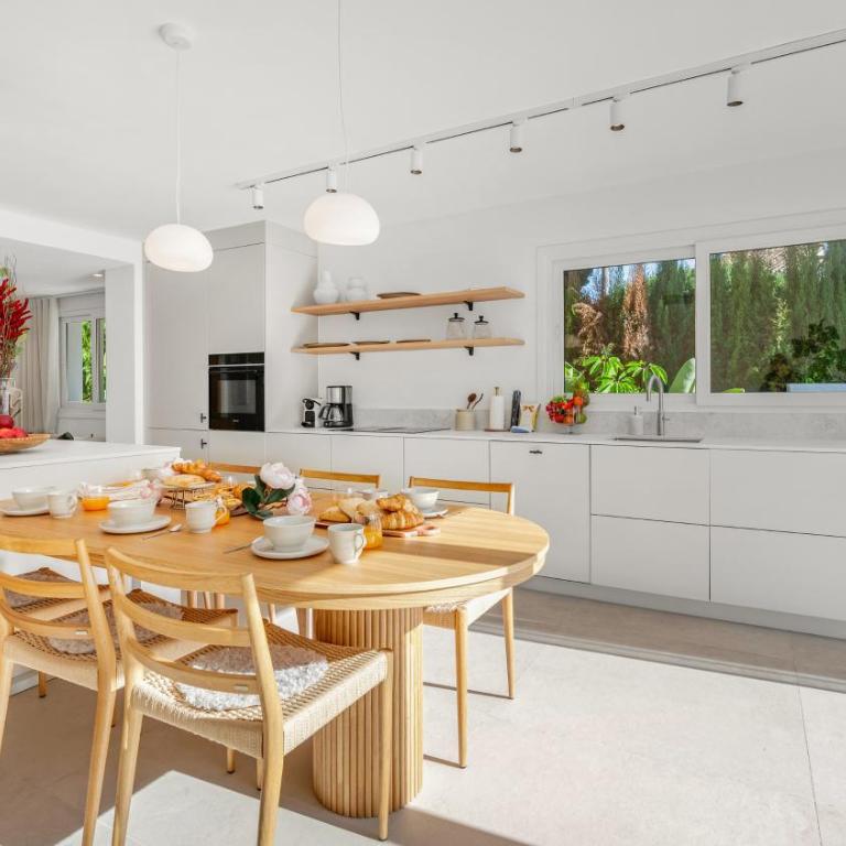 VACATION MARBELLA I Villa Ava, Private Heated Pool, Rooftop Hot Tub, Sauna, Luxury Interior, Close to Golfs, Beaches and Puerto Banus - Villa - 5