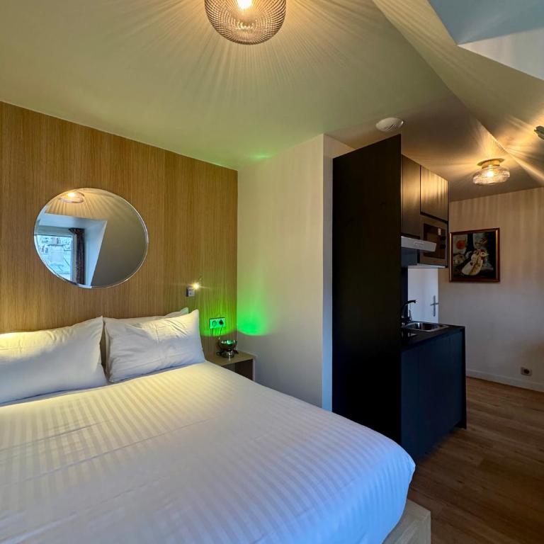 Hôtel Montmartre - Nouvellement Rénové - Grand Studio (2 Adultes) - 1