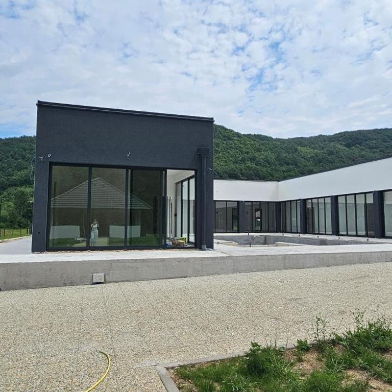 Golden Spa Villa - Vila sa Sopstvenim Bazenom - 1