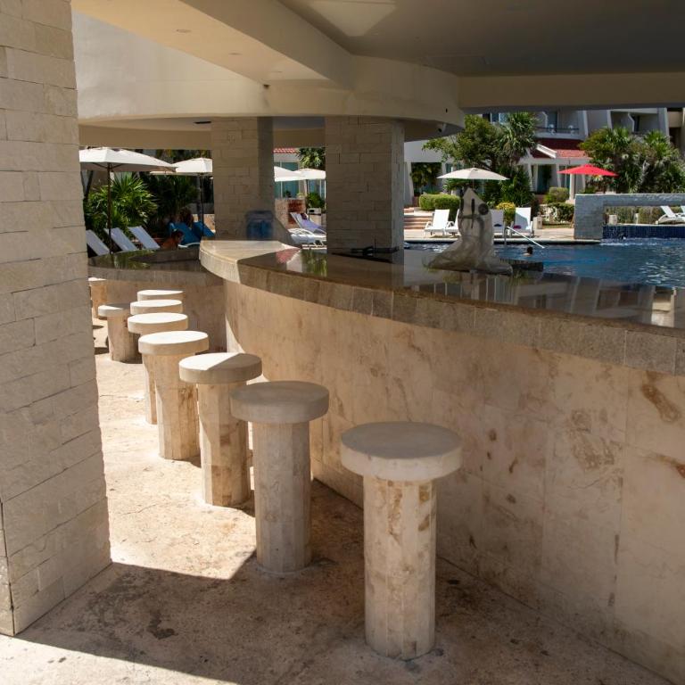 BeachView & Balcony 3905 - One-Bedroom Apartment - 33
