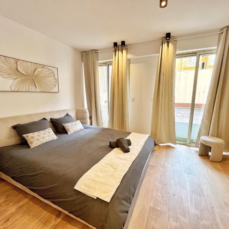 Ref 127 - 3 Pièces 2 chambres Nice Port - Appartement 2 Chambres - 3