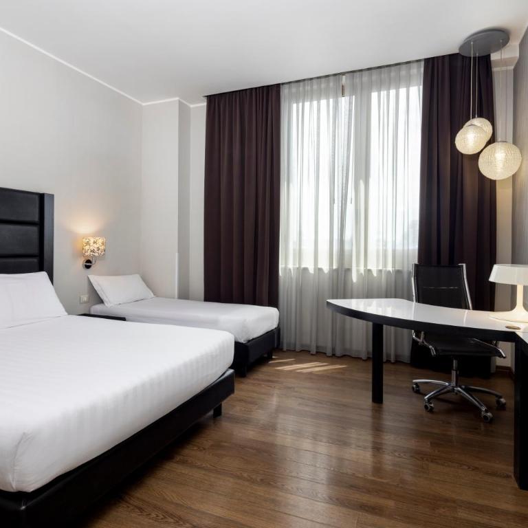 Holiday Inn Genoa City by IHG - Camera Standard Queen con Divano-Letto - Non-Fumatori - 4