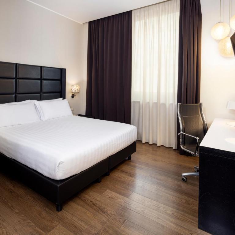 Holiday Inn Genoa City by IHG - Camera Standard - 5