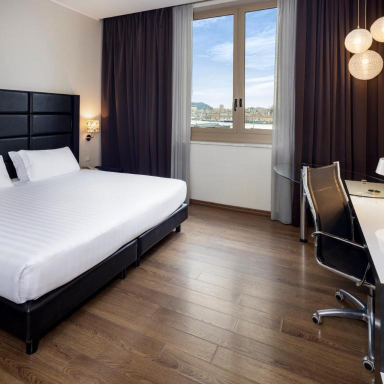 Holiday Inn Genoa City by IHG - Camera Standard - 2