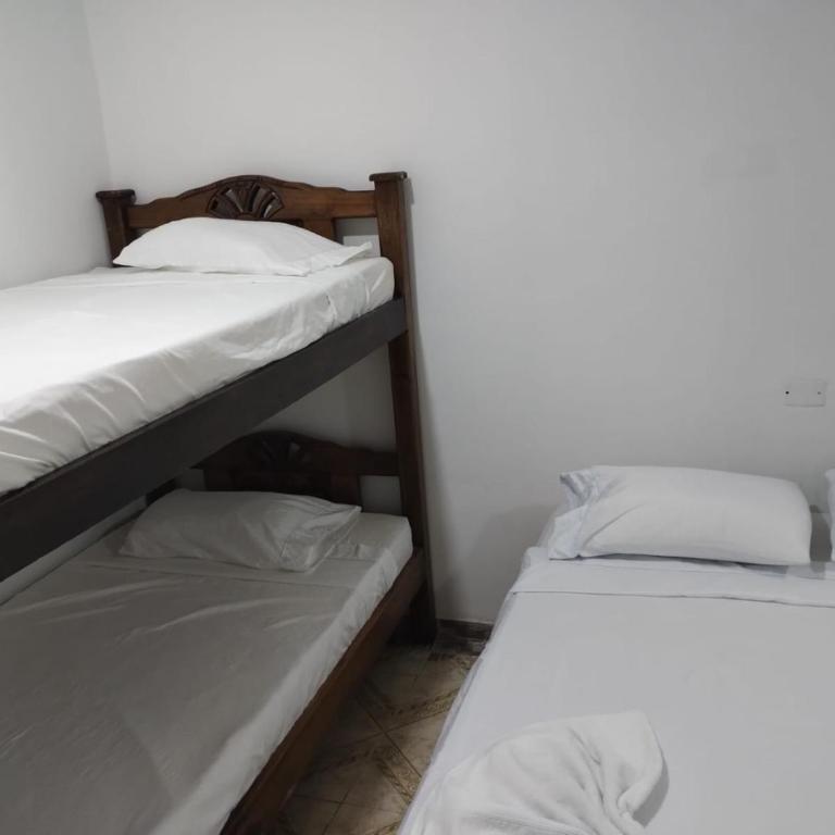 La Quinta INN - Habitación Cuádruple con baño privado - 8