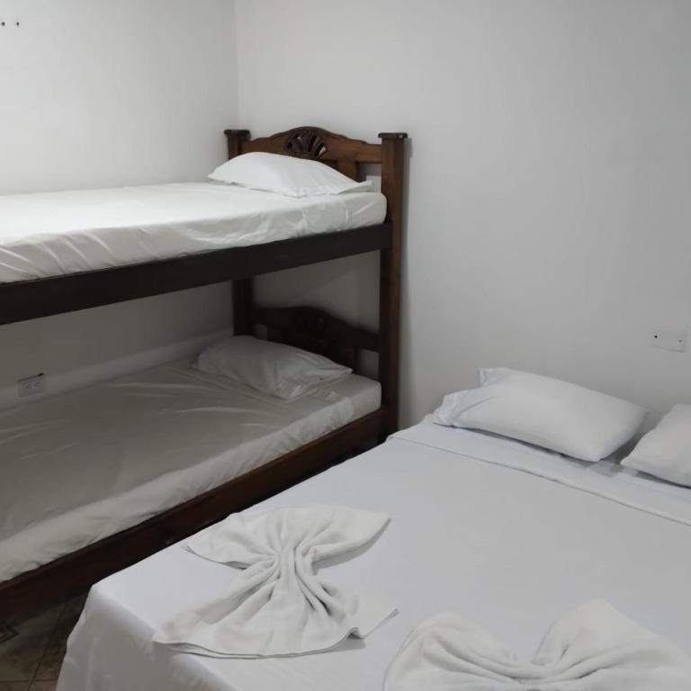 La Quinta INN - Habitación Cuádruple con baño privado - 1