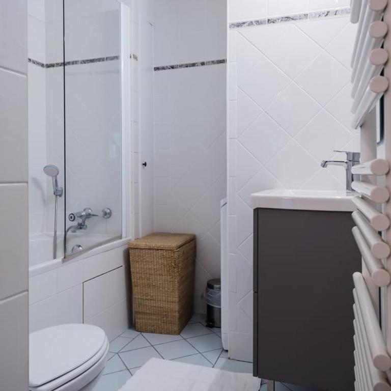 AllinLyon | Vue place Célestins - Apartment - 35