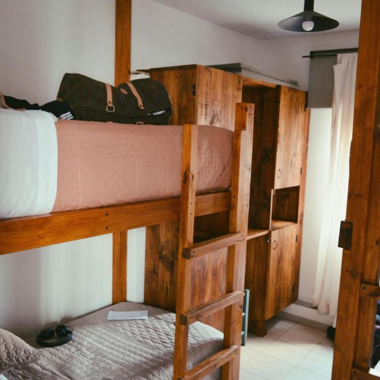 Casa tranquila en la zona más turistica de Güemes - Casa de 4 dormitorios - 56