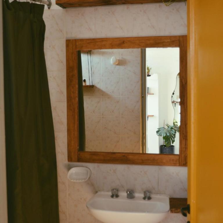 Casa tranquila en la zona más turistica de Güemes - Casa de 4 dormitorios - 65