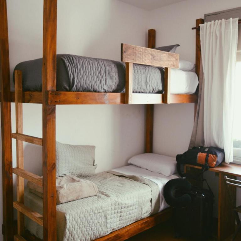 Casa tranquila en la zona más turistica de Güemes - Casa de 4 dormitorios - 55