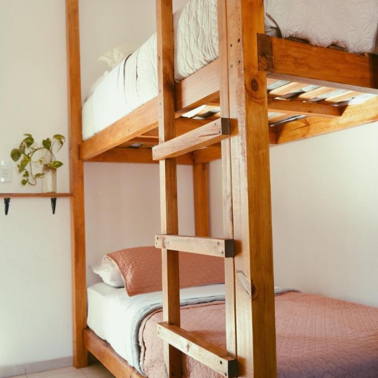 Casa tranquila en la zona más turistica de Güemes - Casa de 4 dormitorios - 43