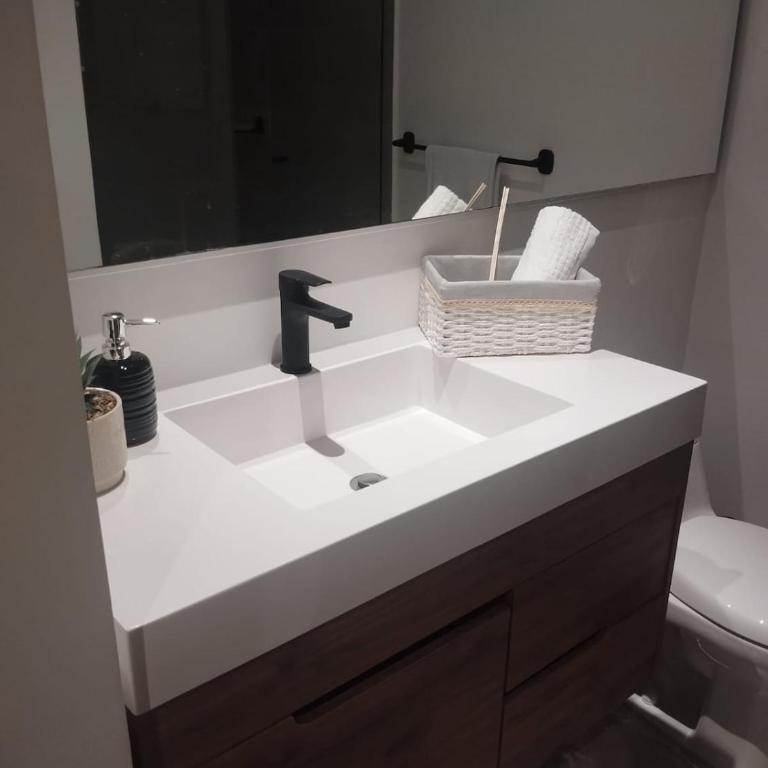 Brand New Modern Apartment-Suite Meters from the Beach - Apartamento de 1 dormitorio - 14