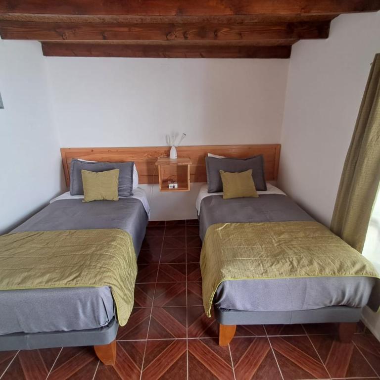 Hostal Malú - Twin Room with Private Bathroom - 18