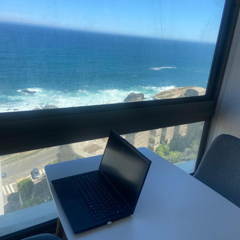 Hermoso departamento en Costa de Montemar, Concón -las piscinas sólo se pueden usar en arriendos sobre 15 días - Two-Bedroom Apartment with Terrace and Sea View - 18