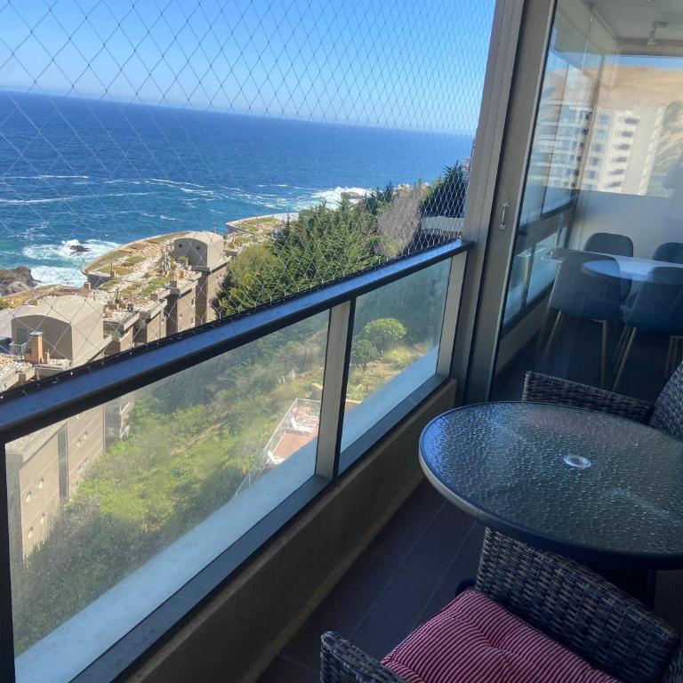 Hermoso departamento en Costa de Montemar, Concón -las piscinas sólo se pueden usar en arriendos sobre 15 días - Two-Bedroom Apartment with Terrace and Sea View - 19