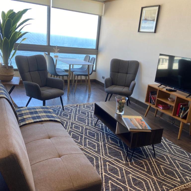Hermoso departamento en Costa de Montemar, Concón -las piscinas sólo se pueden usar en arriendos sobre 15 días - Two-Bedroom Apartment with Terrace and Sea View - 20