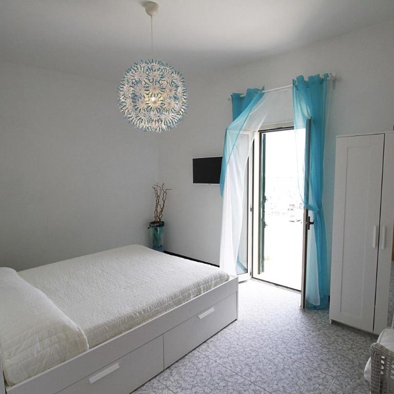 Casa Camilla - Appartamento con 2 Camere da Letto e Vista Mare - 6