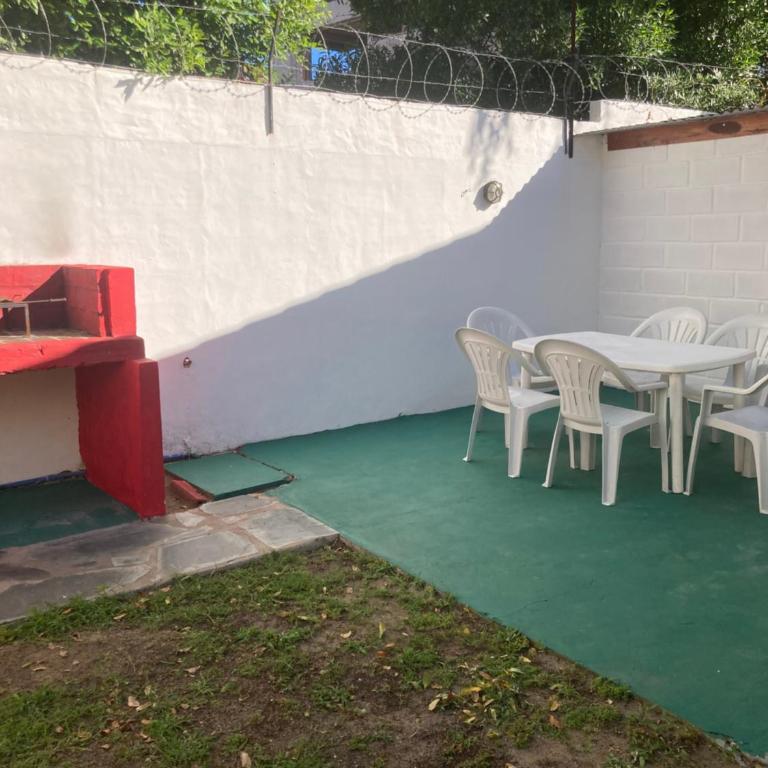 Complejo Quimey No se alquila a jóvenes y se reserva con el 30 porciento del total mediante depósito bancario - Two-Bedroom House - 9