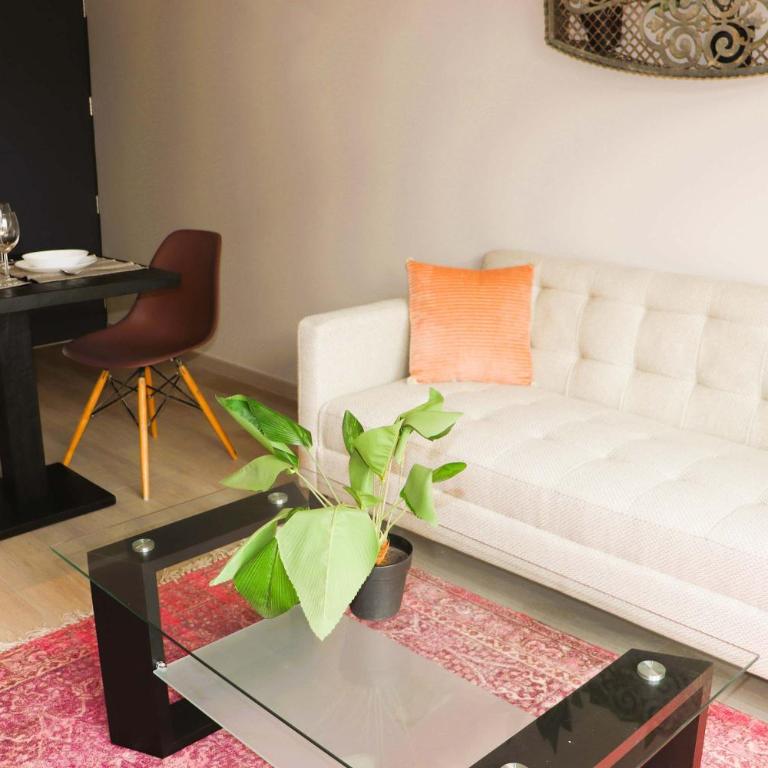 HOM I Wifi Piscina Parking Cowork Metro Almagro - Apartment - 6