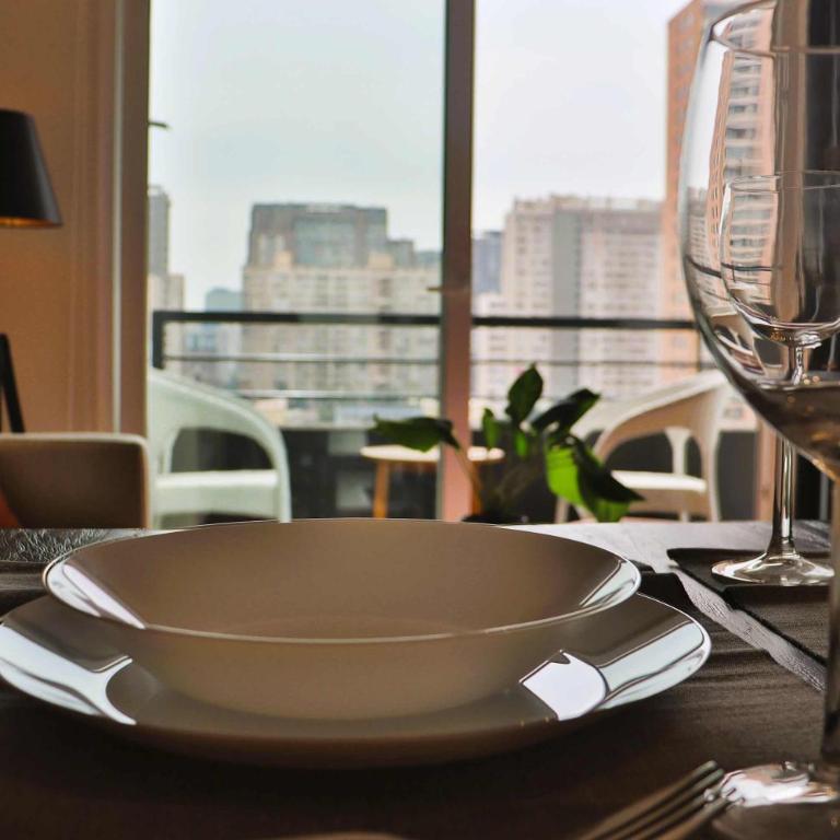 HOM I Wifi Piscina Parking Cowork Metro Almagro - Apartment - 24