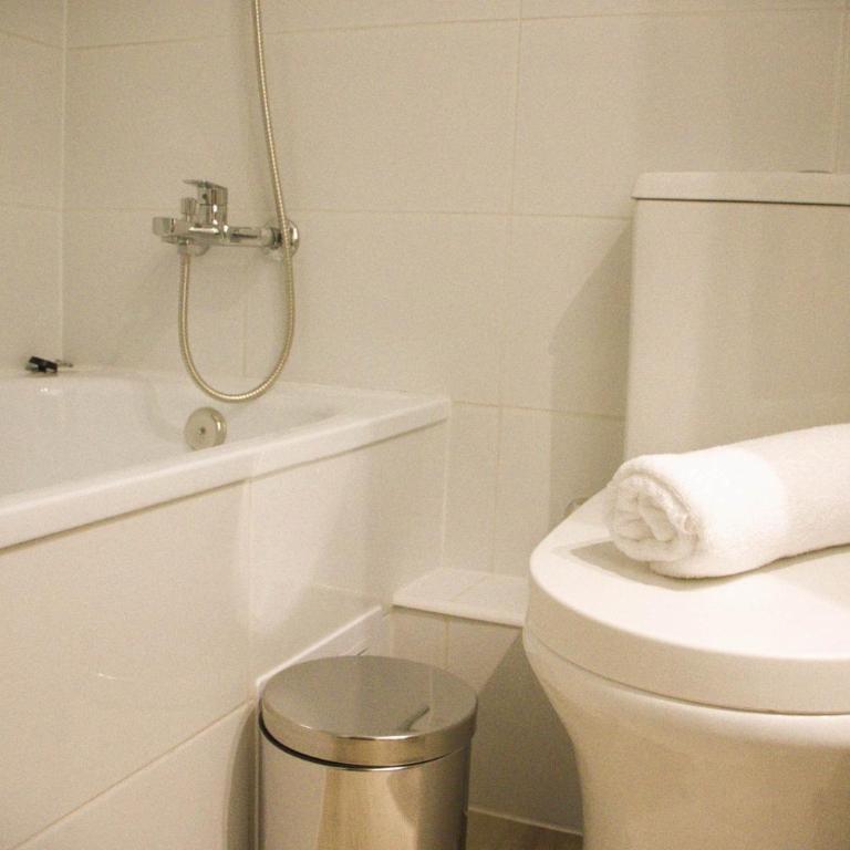 HOM I Wifi Piscina Parking Cowork Metro Almagro - Apartment - 27