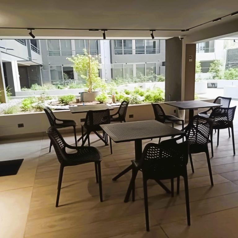 HOM I Wifi Piscina Parking Cowork Metro Almagro - Apartment - 53