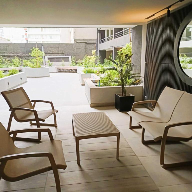 HOM I Wifi Piscina Parking Cowork Metro Almagro - Apartment - 59