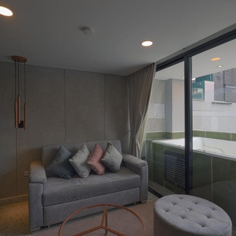 Glow Medellín - Habitación Doble con vistas a la montaña - 10