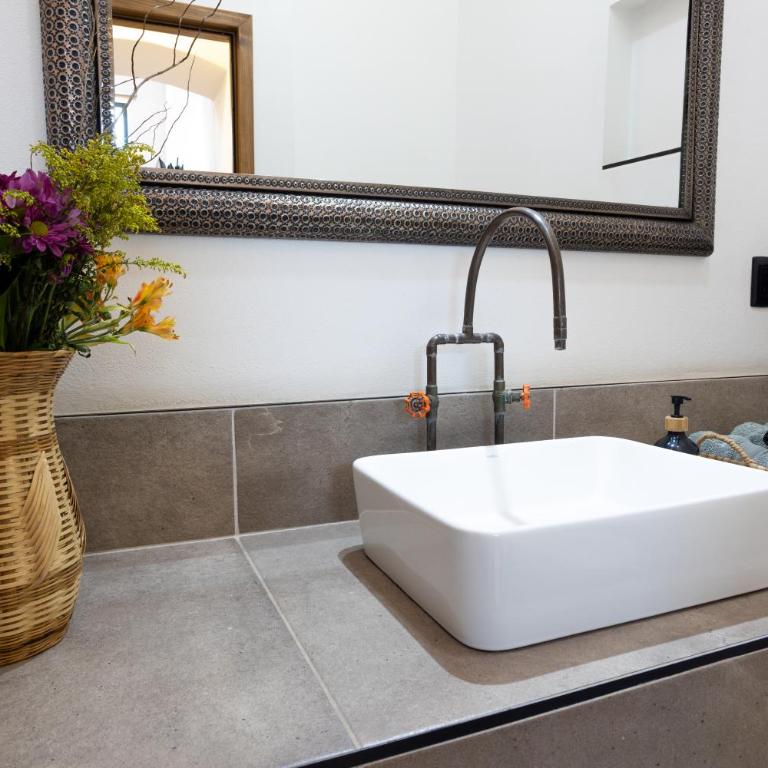 Casa Sofi Oaxaca - Habitación Doble con baño privado - 1 o 2 camas - 6