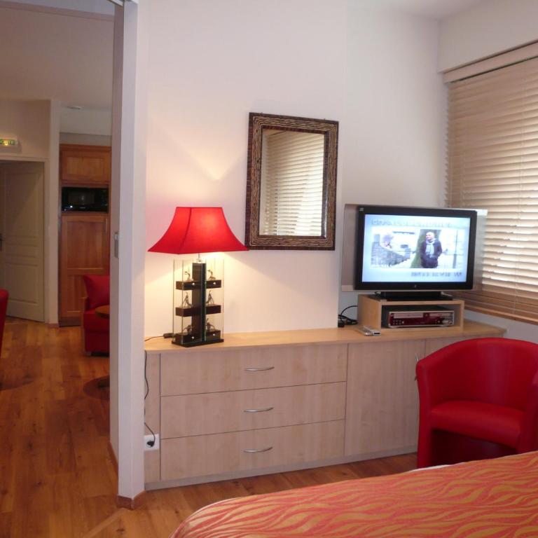 Logis Hotels, Hôtel Aquilon, Saint-Nazaire - Appartement - 5