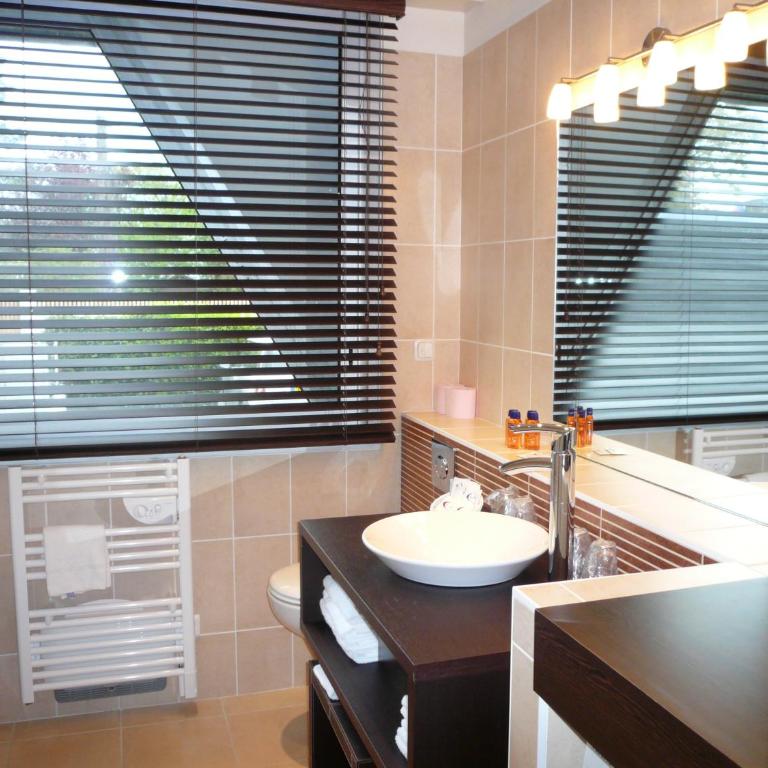 Logis Hotels, Hôtel Aquilon, Saint-Nazaire - Appartement - 3