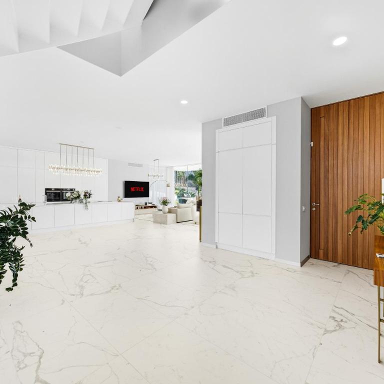 Luxury Villa with Heated Pool & Jacuzzi Near Costa Adeje Golf - Villa - 61