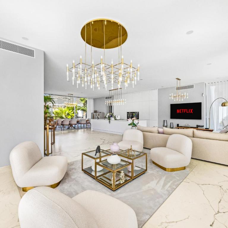 Luxury Villa with Heated Pool & Jacuzzi Near Costa Adeje Golf - Villa - 27