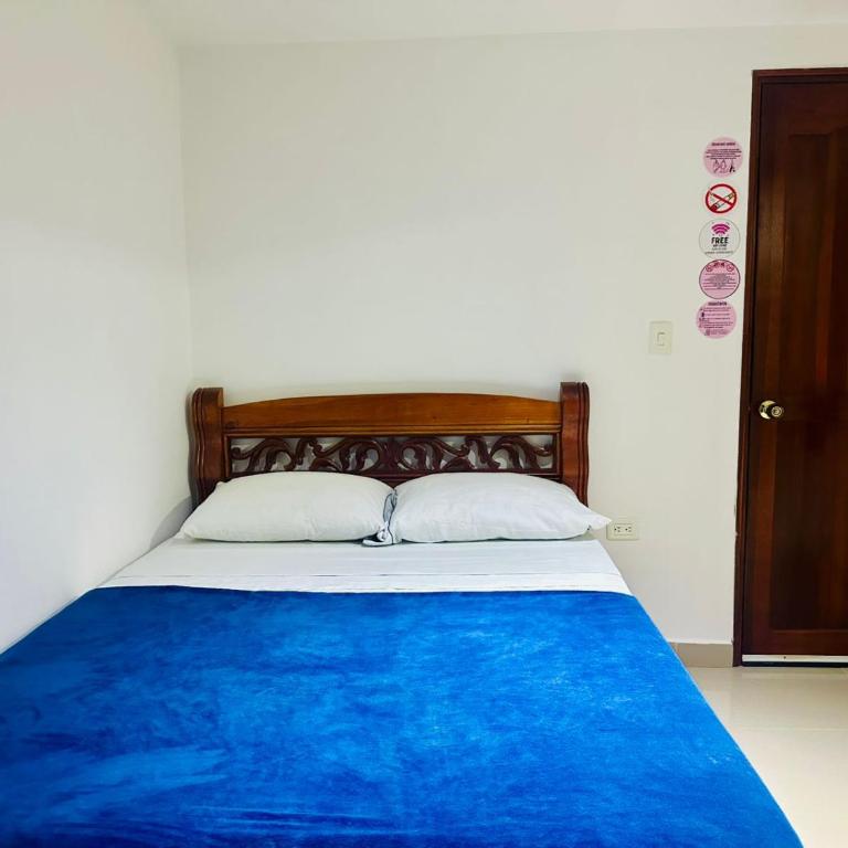 Hotel Jardin de Rosas - Double Room with Private Bathroom - 3