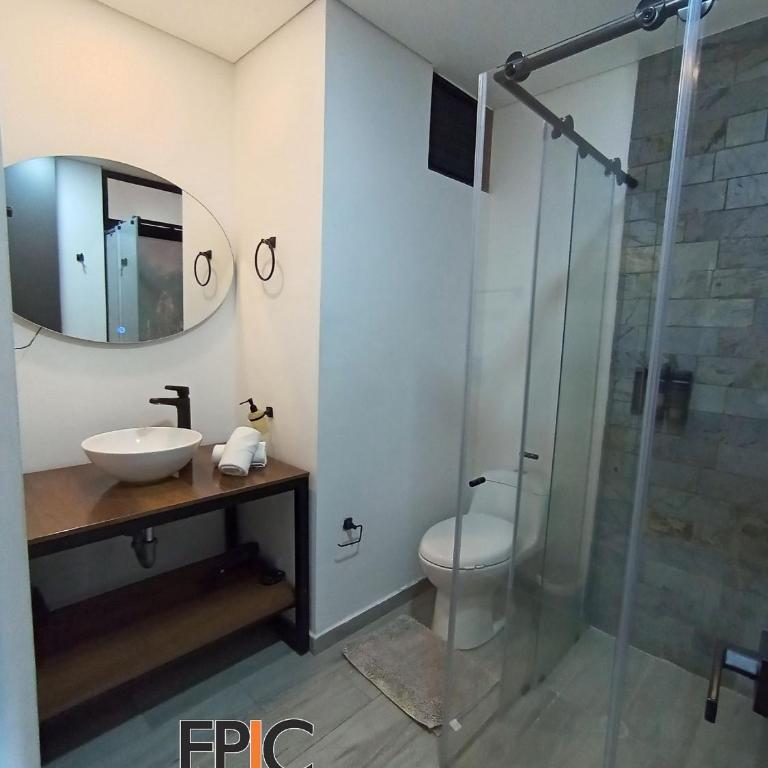 Epic Suite 312 Deluxe Airport - Deluxe Queen Suite - 18
