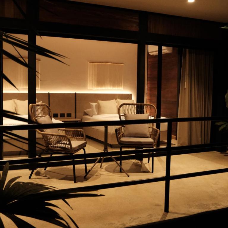 Isla Clara Hotel - Deluxe Double Room with Two Double Beds - 2